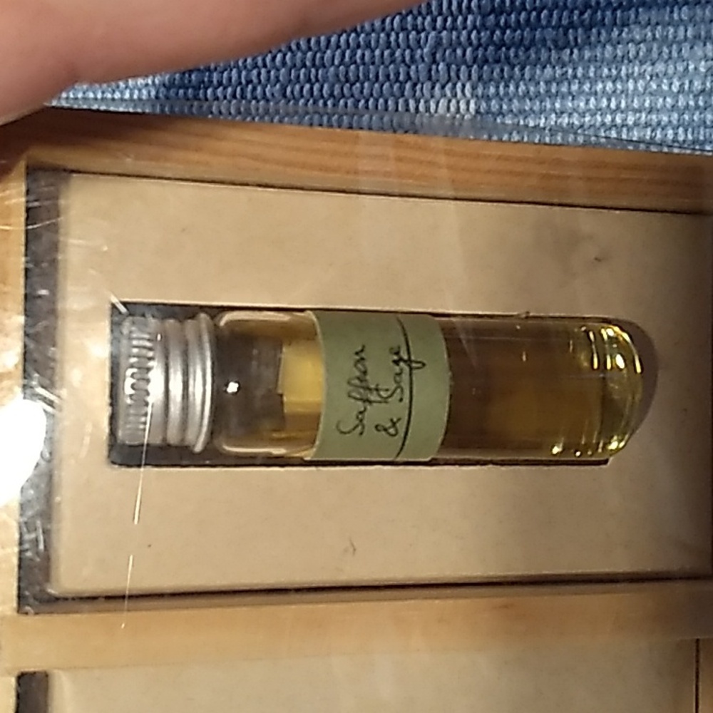 Assorted Essential Oil Blends - Picture 4 of 5